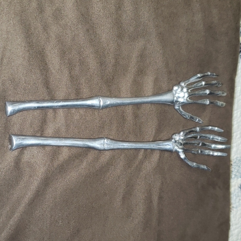 Skeleton arms salad scoops